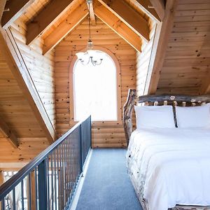 Coblentz Country Lodge By Amish Country Lodging