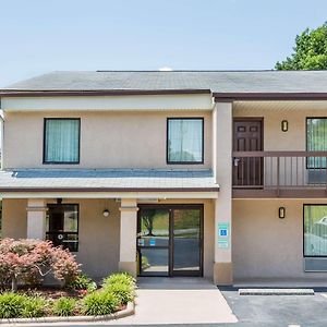 Days Inn By Wyndham Winston Salem North